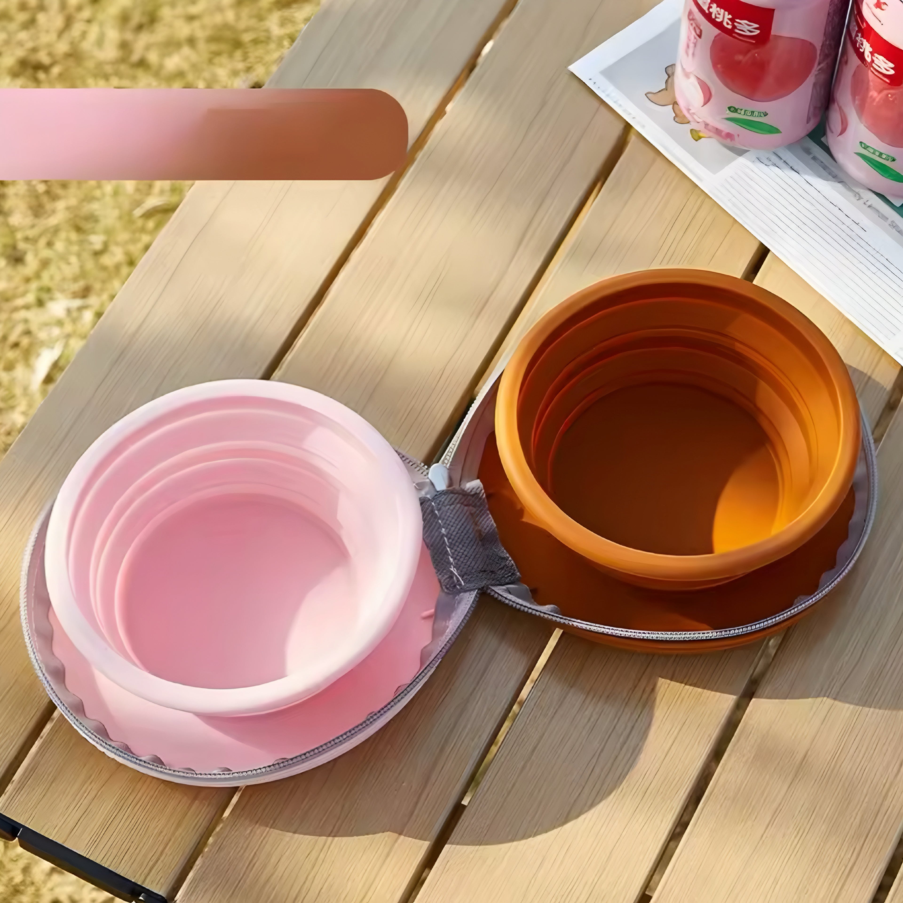 Plato de Silicona Plegable 2 en 1 para Perros – Práctico y Portátil