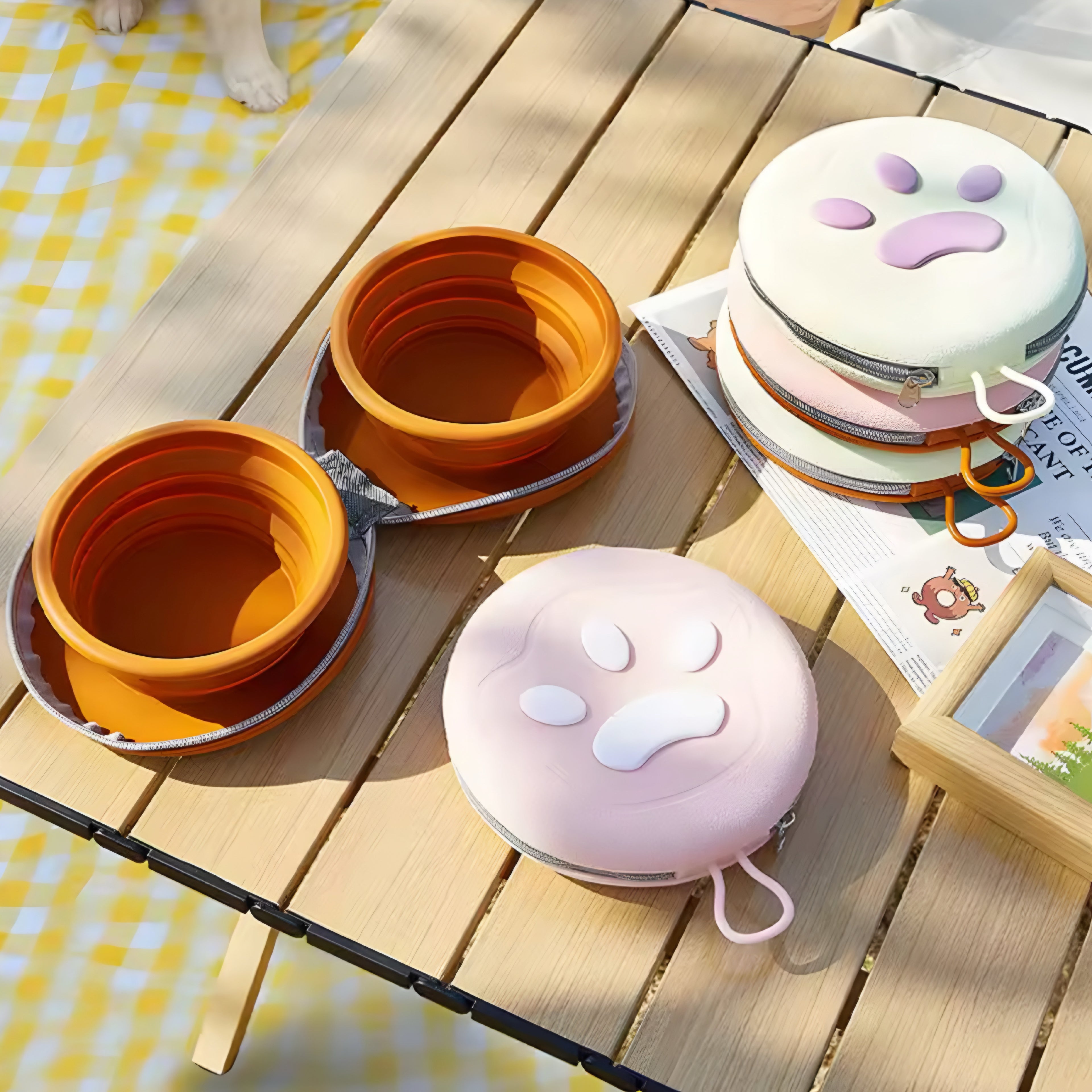 Plato de Silicona Plegable 2 en 1 para Perros – Práctico y Portátil