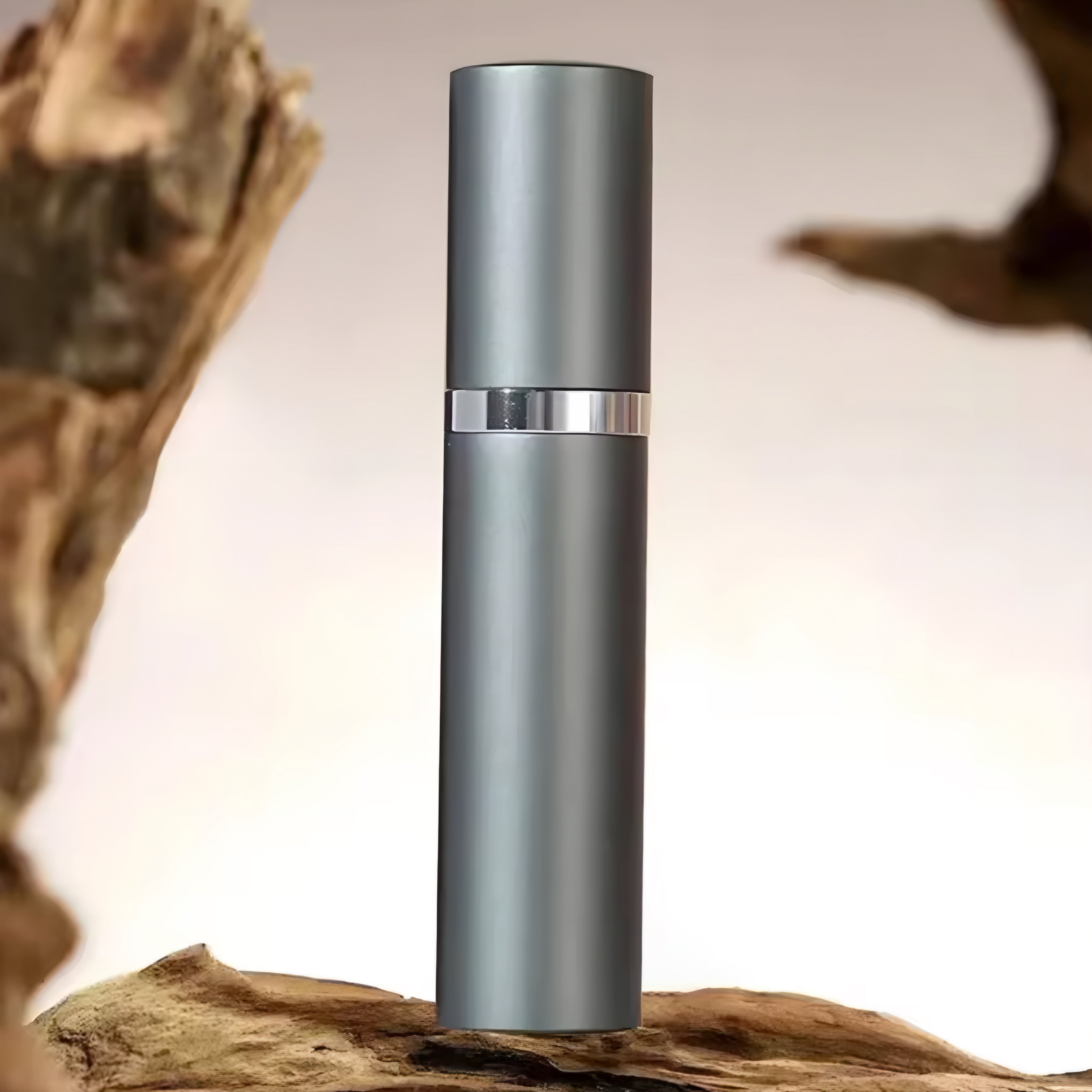 🌬️ Atomizador Recargable de Perfume 5ml – Viaja Ligero, Mantente Fresco