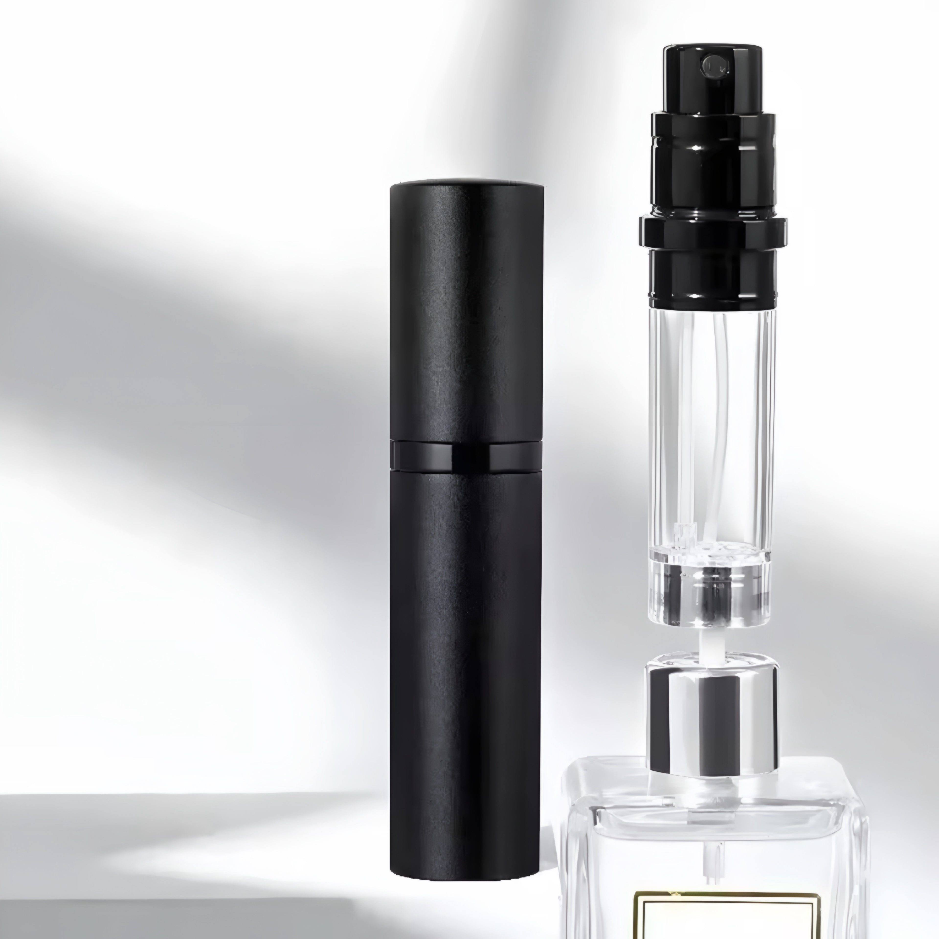 🌬️ Atomizador Recargable de Perfume 5ml – Viaja Ligero, Mantente Fresco